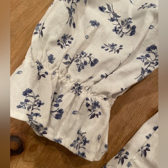 House of Harlow Blue White Floral Linen Smocked Dress Prairie Boho Feminine M - Picture 8 of 9
